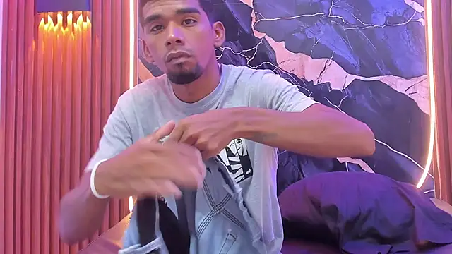 Snapshot of Jhon_Hot21Sexx chatting on December 16, 1:38 pm Jhon Hot21Sexx online show from December 16, 1:38 pm