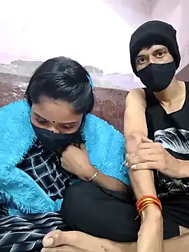 Snapshot of couplegk71 chatting on February 2, 2:27 pm couplegk71 online show from February 2, 2:27 pm