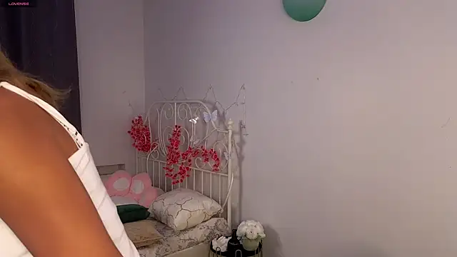 springloveee online show from July 20, 6:32 pm