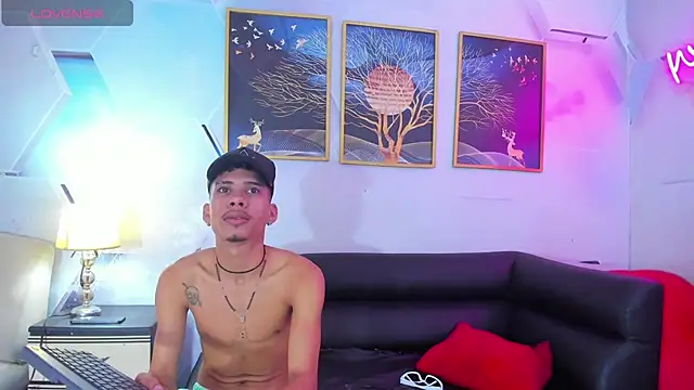 Alex jeins at online show from March 1, 3:25 pm