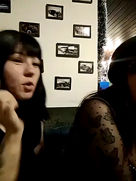 Snapshot of Angeline__Thompson chatting on December 20, 1:45 am Angeline Thompson online show from December 20, 1:45 am