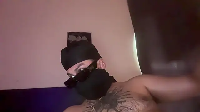 Snapshot of angelblanco chatting on January 5, 6:44 pm angelblanco online show from January 5, 6:44 pm