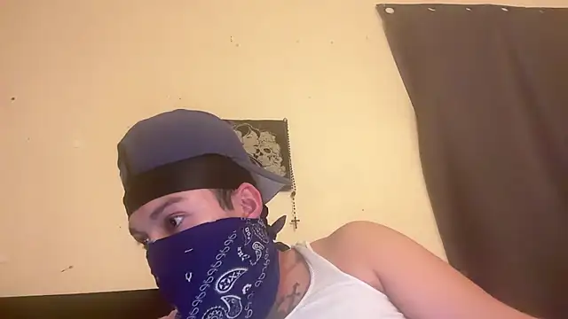 Snapshot of angelblanco chatting on January 16, 2:15 am angelblanco online show from January 16, 2:15 am