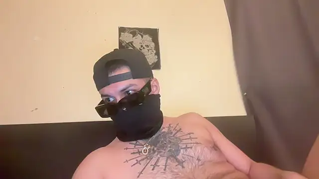 Snapshot of angelblanco chatting on February 17, 8:44 am angelblanco online show from February 17, 8:44 am