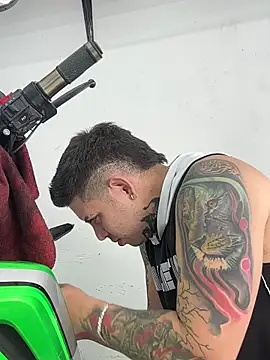 Snapshot of Marlokeo69 chatting on December 17, 5:19 pm Marlokeo69 online show from December 17, 5:19 pm