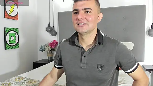 Snapshot of AndrethMuller chatting on May 28, 1:30 pm AndrethMuller online show from May 28, 1:30 pm