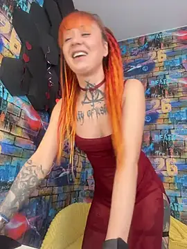 Snapshot of Tattoo__Moon chatting on February 24, 1:14 am Tattoo Moon online show from February 24, 1:14 am