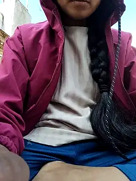 Snapshot of vivi_sexe chatting on December 16, 5:45 am vivi sexe online show from December 16, 5:45 am