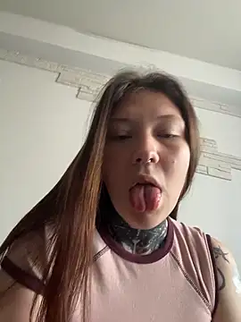 Snapshot of FionaMurr chatting on June 20, 1:52 am FionaMurr online show from June 20, 1:52 am