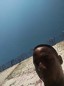 Snapshot of Andreskelly chatting on March 16, 1:15 pm Andreskelly online show from March 16, 1:15 pm