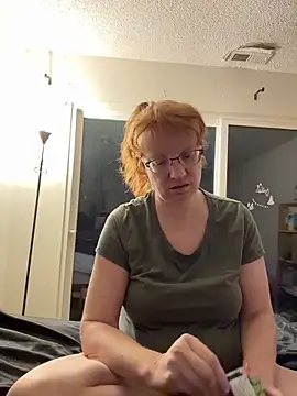 Lenaravenswood online show from February 12, 6:19 am