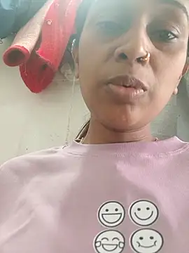 Snapshot of nehakapoor89 chatting on December 15, 8:07 am nehakapoor89 online show from December 15, 8:07 am