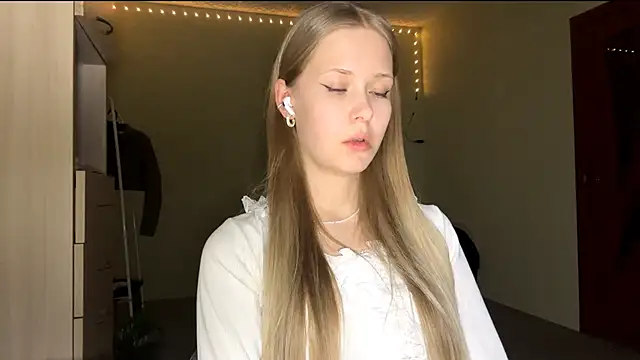 ZaidaSchwarten online show from February 2, 5:44 pm