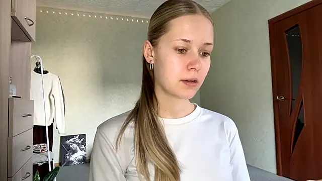 ZaidaSchwarten online show from March 1, 1:24 pm