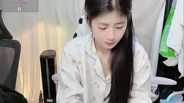 Yvonne-07 online show from January 15, 9:29 pm