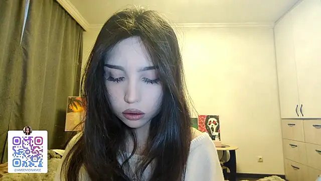 Qwami Amie online show from January 17, 4:28 am