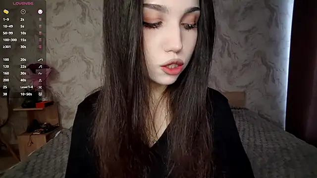 Qwami Amie online show from April 26, 6:55 am