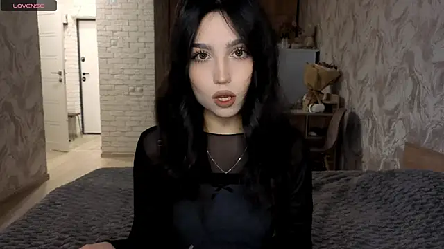 Snapshot of Qwami_Amie chatting on June 16, 10:07 am Qwami Amie online show from June 16, 10:07 am