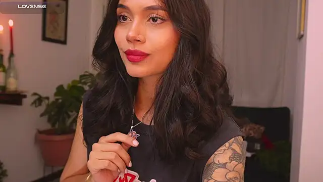 Snapshot of SeleneVaughan chatting on April 29, 1:10 am SeleneVaughan online show from April 29, 1:10 am