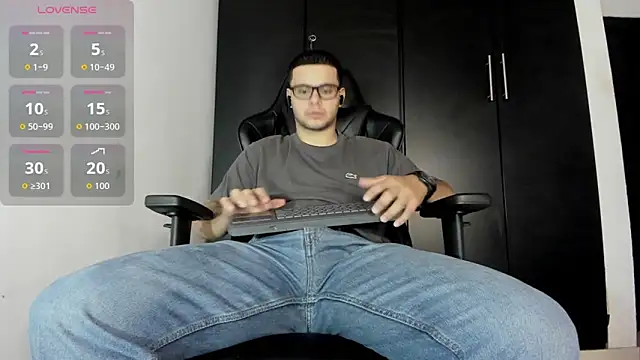 Liam Mateo online show from January 14, 3:45 am