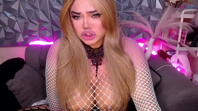 AlwaysHornyMia online show from January 17, 2:44 pm