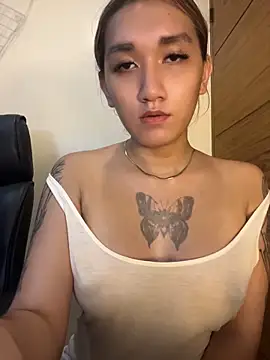 Snapshot of lil_cummer69 chatting on July 2, 2:33 am lil cummer69 online show from July 2, 2:33 am