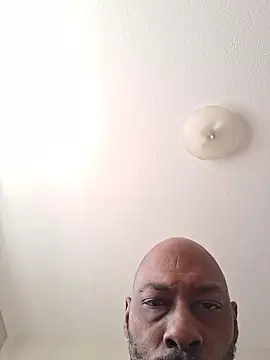 Snapshot of Rizzle9800 chatting on December 15, 7:29 pm Rizzle9800 online show from December 15, 7:29 pm