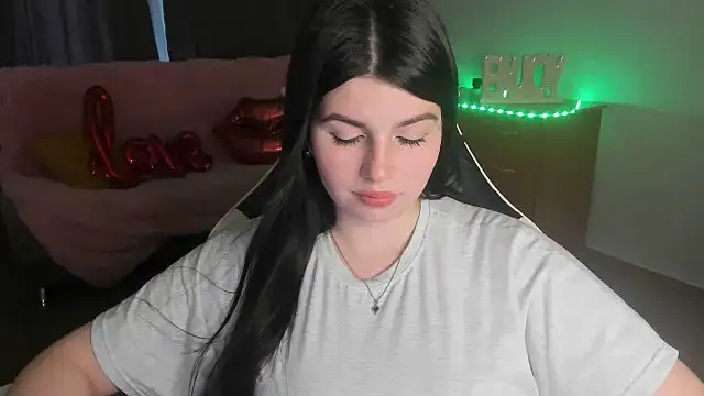 KisaModel online show from June 10, 2:38 pm