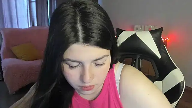 KisaModel online show from July 5, 12:34 pm