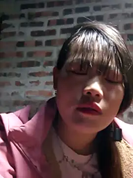 yana-zz online show from February 3, 7:30 pm