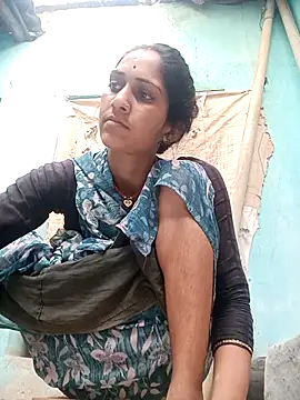 Snapshot of Chayna_singh chatting on May 15, 12:39 am Chayna singh online show from May 15, 12:39 am