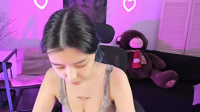 SirenMystiq online show from February 15, 7:32 pm