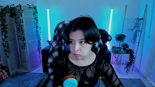 Snapshot of SirenMystiq chatting on July 16, 10:21 am SirenMystiq online show from July 16, 10:21 am
