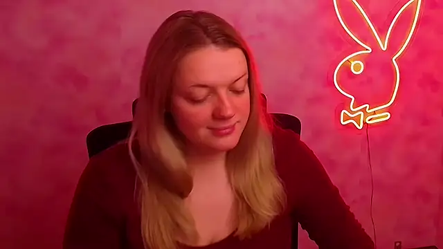 Snapshot of Samantha_Gloww chatting on December 16, 6:51 am Samantha Gloww online show from December 16, 6:51 am