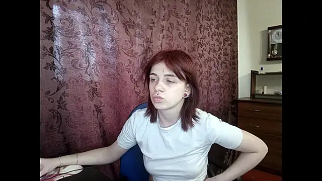 IleanaPishko online show from February 24, 10:57 am