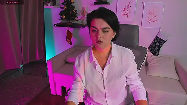 Snapshot of Sofia_Fisher chatting on December 16, 7:24 am Sofia Fisher online show from December 16, 7:24 am