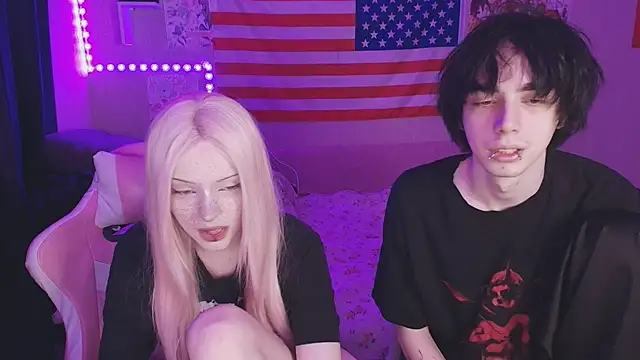 Snapshot of midnight_memories chatting on February 8, 12:36 am midnight memories online show from February 8, 12:36 am