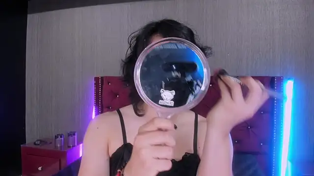 Snapshot of Shelly_bat chatting on June 16, 10:12 pm Shelly bat online show from June 16, 10:12 pm