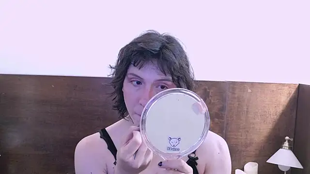 Snapshot of Shelly_bat chatting on July 14, 10:26 pm Shelly bat online show from July 14, 10:26 pm