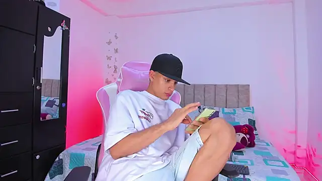 Snapshot of Michael_Jordan_zz chatting on March 20, 3:00 am Michael Jordan zz online show from March 20, 3:00 am