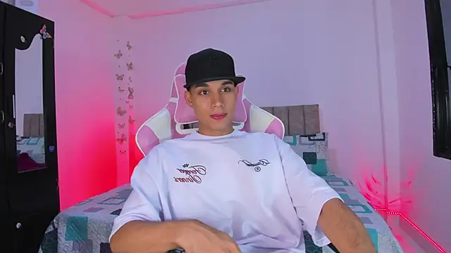 Snapshot of Michael_Jordan_zz chatting on March 21, 3:44 am Michael Jordan zz online show from March 21, 3:44 am