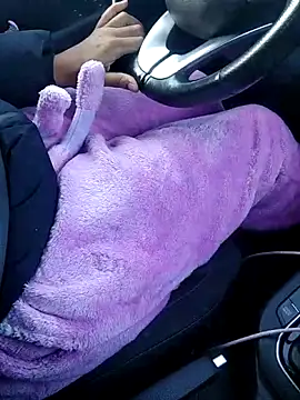 Julie9toma online show from December 15, 9:24 am