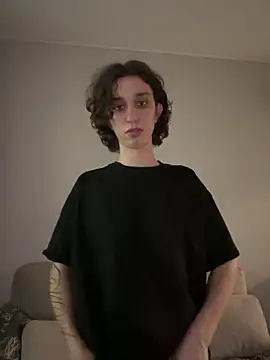 Snapshot of JuicyBoy777 chatting on December 17, 11:44 pm JuicyBoy777 online show from December 17, 11:44 pm