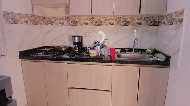 Snapshot of TiifanyGrey chatting on January 16, 2:37 am TiifanyGrey online show from January 16, 2:37 am