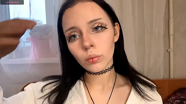 Eva blo0m online show from December 15, 9:02 am