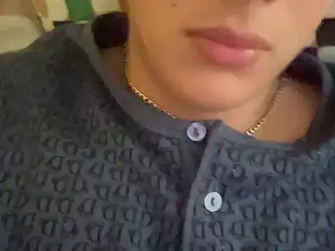 Snapshot of charles3142 chatting on December 22, 8:33 am charles3142 online show from December 22, 8:33 am