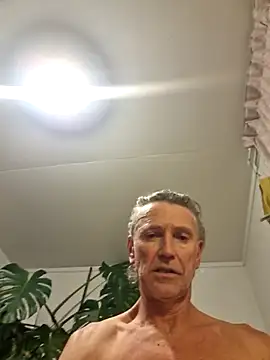 Snapshot of Andypie6 chatting on June 27, 1:39 pm Andypie6 online show from June 27, 1:39 pm