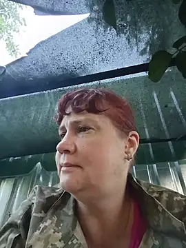 Snapshot of milfstress chatting on August 9, 3:55 am milfstress online show from August 9, 3:55 am