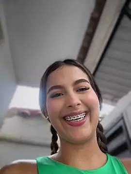 Snapshot of Valeria-escobar chatting on June 27, 12:22 pm Valeria-escobar online show from June 27, 12:22 pm