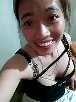 Snapshot of little-effy chatting on May 2, 12:10 pm little-effy online show from May 2, 12:10 pm